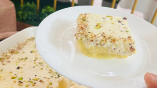 Dessert for New Year 2026: घर पर मना रहे हैं न्यू ईयर? ट्राई करें ये 5 फटाफट बनने वाले टेस्टी डेजर्ट Dessert for New Year 2026: घर पर मना रहे हैं न्यू ईयर? ट्राई करें ये 5 फटाफट बनने वाले टेस्टी डेजर्ट