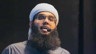 संविधान बनाम दीन... मुफ्ती नदवी के बयान पर बवाल, कांग्रेस नेता राजीव शुक्ला ने की सख्त कार्रवाई की मांग