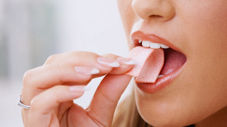 Chewing gum vinegar viral