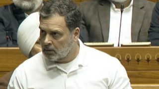 संसद में दूसरे दिन भी हंगामा, राहुल गांधी की स्पीच के दौरान चेयर पर उछाले गए कागज संसद में दूसरे दिन भी हंगामा, राहुल गांधी की स्पीच के दौरान चेयर पर उछाले गए कागज