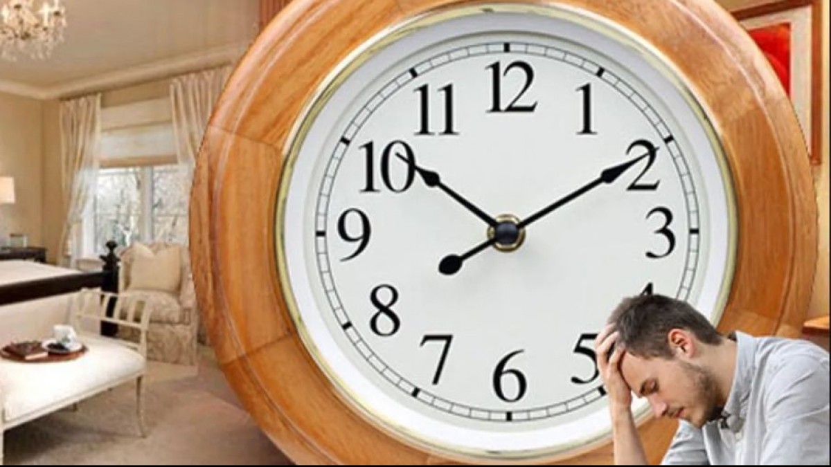 Vastu Tips घर में घड़ी रखने से पहले जान लें दिशा, वरना आ सकती हैं जीवन