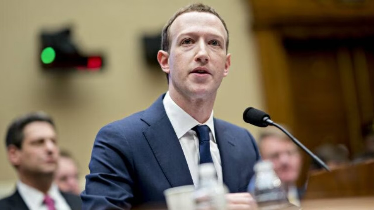 Meta Loss After Outage: फेसबुक, इंस्टाग्राम और व्हाट्सएप बंद, जुकरबर्ग को 8 अरब से ज्यादा की लगी चपत Meta Loss After Outage: फेसबुक, इंस्टाग्राम और व्हाट्सएप बंद, जुकरबर्ग को 8 अरब से ज्यादा की लगी चपत