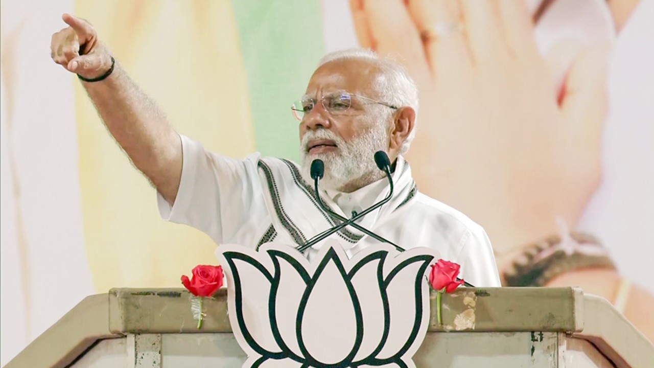 PM Modi Odisha Rally: 'माल पकड़ रहा है मोदी' विपक्ष पर हमला करते हुए ऐसा क्यों बोल गए पीएम?