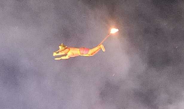 Ramlila: Hanuman was seen flying in the air with the help of a drone, the spectators could not stop themselves from clapping