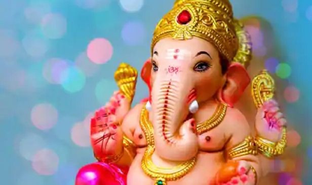 Which god is worshiped on Wednesday?